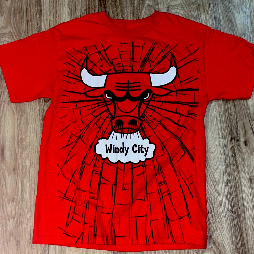Men’s medium Chicago bulls t shirt